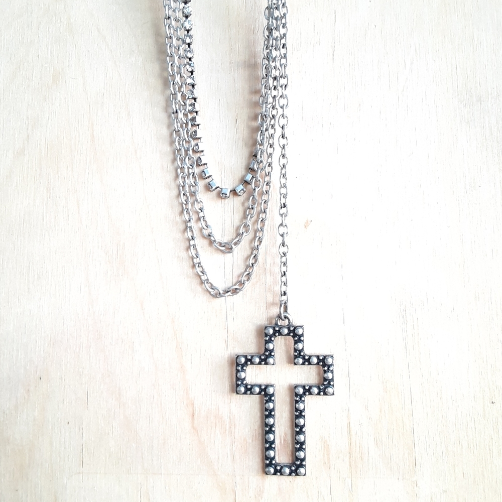 Cross Frame Single Gunmetal Earring Design - Picture 2 of 5